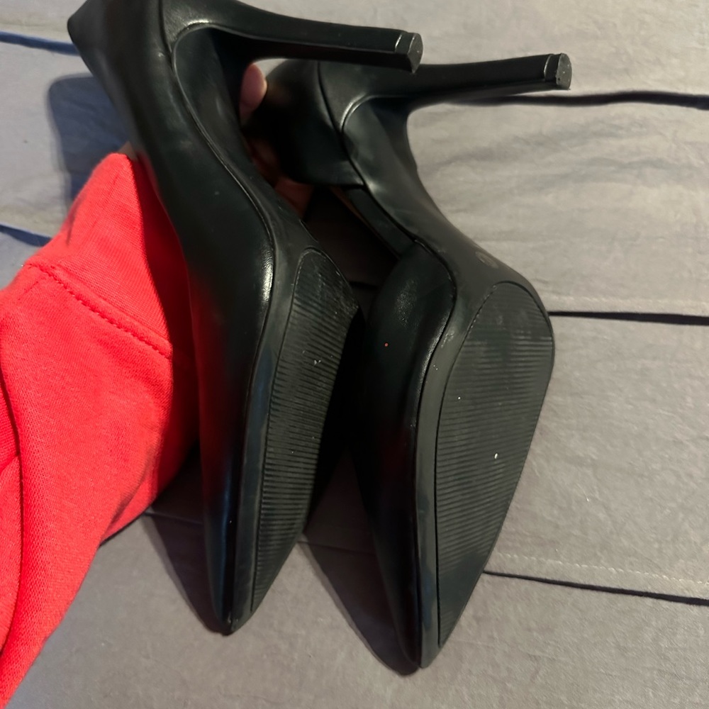 A.n.a. black stiletto heels 9.5 - Picture 2 of 3